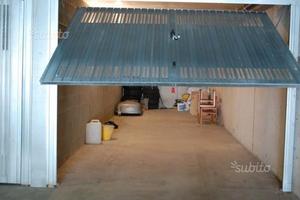 BOX AUTO DOPPIO 33 MQ zona Ex Burgo Corsico