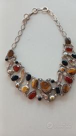 Collana a bavaglio.