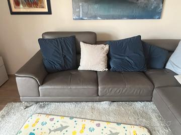 Divano angolare in pelle