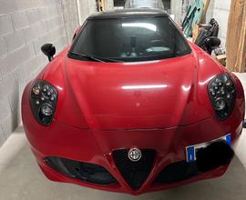 Automobile 4C Alfa Romeo