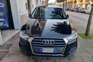 Audi Q3 2.0 TDI 120 CV S line Edition