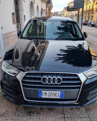 Audi Q3 2.0 TDI 120 CV S line Edition