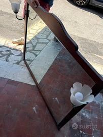 Specchiera in legno massello con due applique