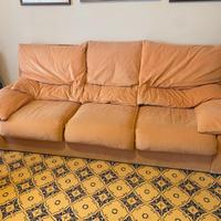 Divano letto e due poltrone