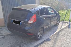 Ford fiesta titanium GPL