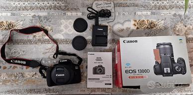 canon EOS 1300D con custodia protettiva 