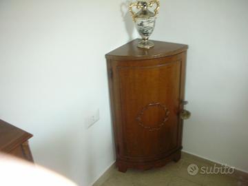 angolari contenitori