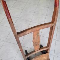 Carrello vintage in legno 