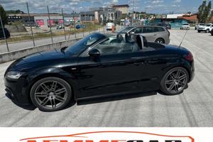 Audi TT Roadster 2.0 TDI quattro S tronic S-LINE