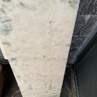 Mensole in marmo bianco