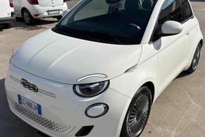 FIAT 500e Berlina 42 kWh Icon