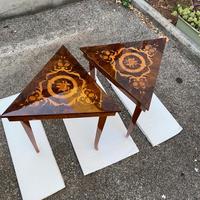 Vintage Coppia Tavolini Triangolari Intarsiati