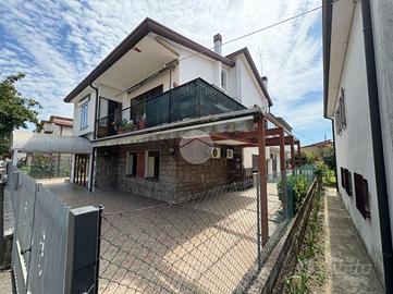 3 LOCALI A BATTAGLIA TERME