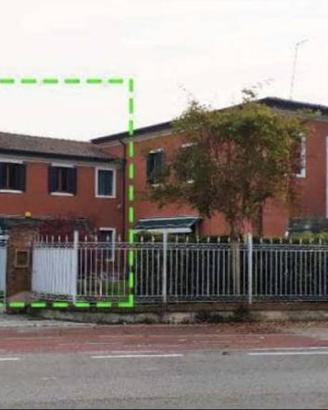 Immobile in asta di 556 m² con 5 locali e box auto