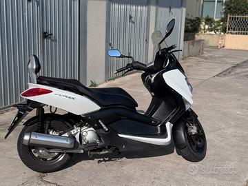 Scooter Xmax yamaha  con ABS , 10.000Km PERFETTO!
