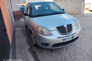 Lancia Ypsilon 1.2 Oro Bianco