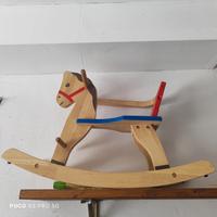 cavallino a dondolo