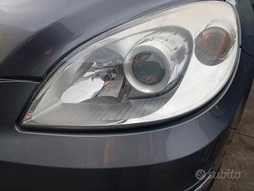 Fanale anteriore sx Mercedes classe b anno 2010 w2