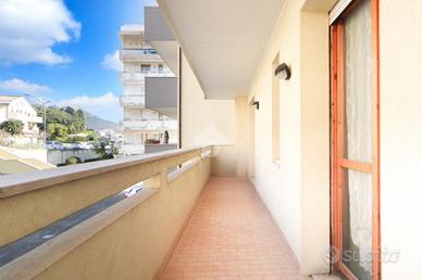 4 LOCALI A FRANCAVILLA AL MARE