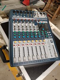 Mixer soundcraft signature10