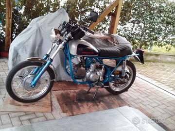 Moto d'epoca Aermacchi Harley-Davidson 350 NE