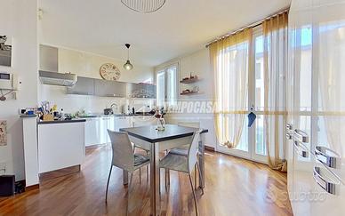 TRILOCALE CON DOPPI SERVIZI!!!