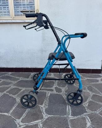 Deambulatore ripiegabile con altezza regolabile