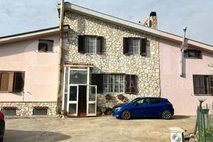 Villetta Trifamiliare Cori [Cod. rif 3276197VRG]