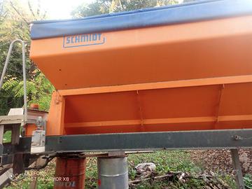 SPARGISALE PER AUTOCARRO SPAZZANEVE SCHMIDT