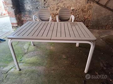 Tavolo da giardino + 6 sedie