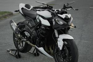 Triumph Street Triple 765 R depo a libretto (35kw)