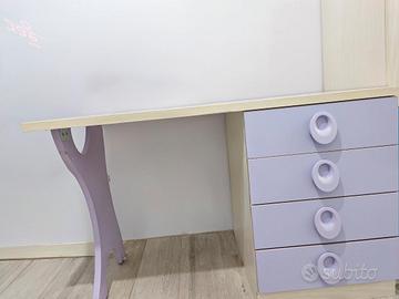 SCRIVANIA CON 4 CASSETTI