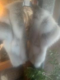 Mantella coprispalle in pelliccia volpe bianca