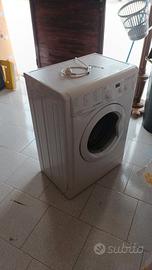 lavatrice slim Indesit 