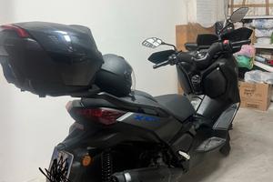 Xmax 300 icon black