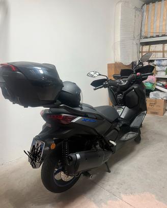 Xmax 300 icon black