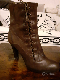 Stivaletti marroni tacco alto