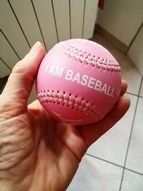 palla da baseball rosa