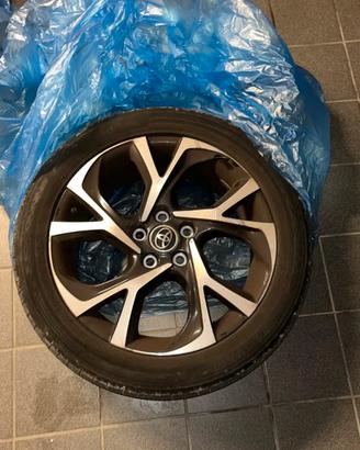 Toyota CHR cerchi 18 anno 2019