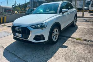 Audi Q3 35 TDI S tronic Business Sport