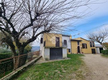 PORZIONE DI BIFAMILIARE A MASSA MARTANA