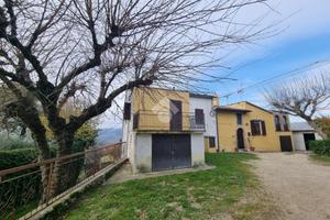 Trilocale con terrazzo e cantine