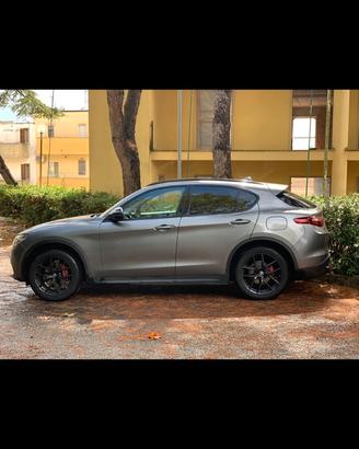 Alfa Romeo Stelvio 2.2 JTDm B-Tech 190 cv Q4