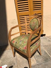 Poltroncina d'epoca a pozzetto stile Neoclassico /