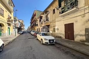 MONOLOCALE A NAPOLI