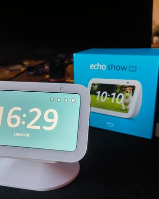 Amazon Echo Show 5 (3ª Gen) + Stand Regolabile 