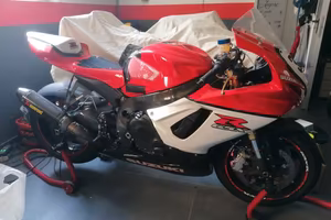 Suzuki GSX-R 750 solo pista