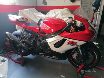 Suzuki GSX-R 750 solo pista