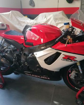 Suzuki GSX-R 750 solo pista