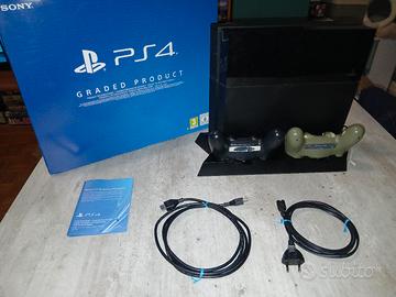Playstation 4 + 2 controller + base di ricarica
